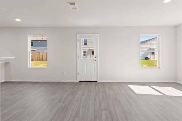 $2,095 | 217 Arbor Court, Granbury, TX 76048