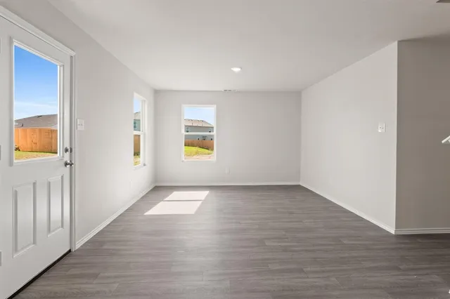 $2,095 | 217 Arbor Court, Granbury, TX 76048