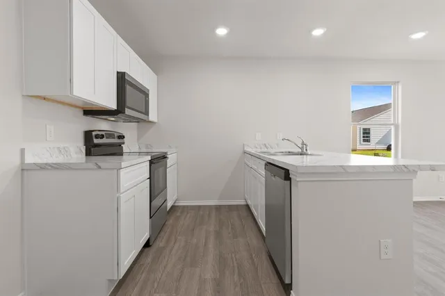 $2,095 | 217 Arbor Court, Granbury, TX 76048