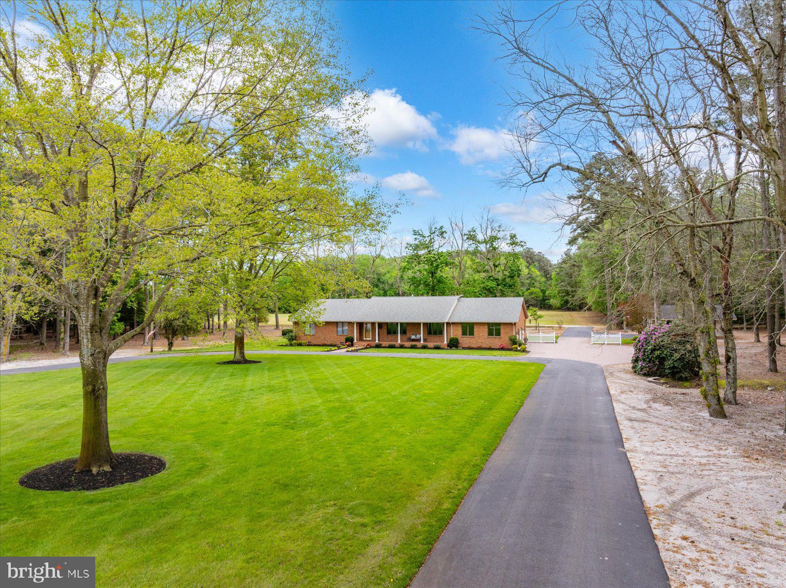 33915 Shockley Road Parsonsburg, MD 21849 - Photo 7 of 125 Charming home on lush green grounds.