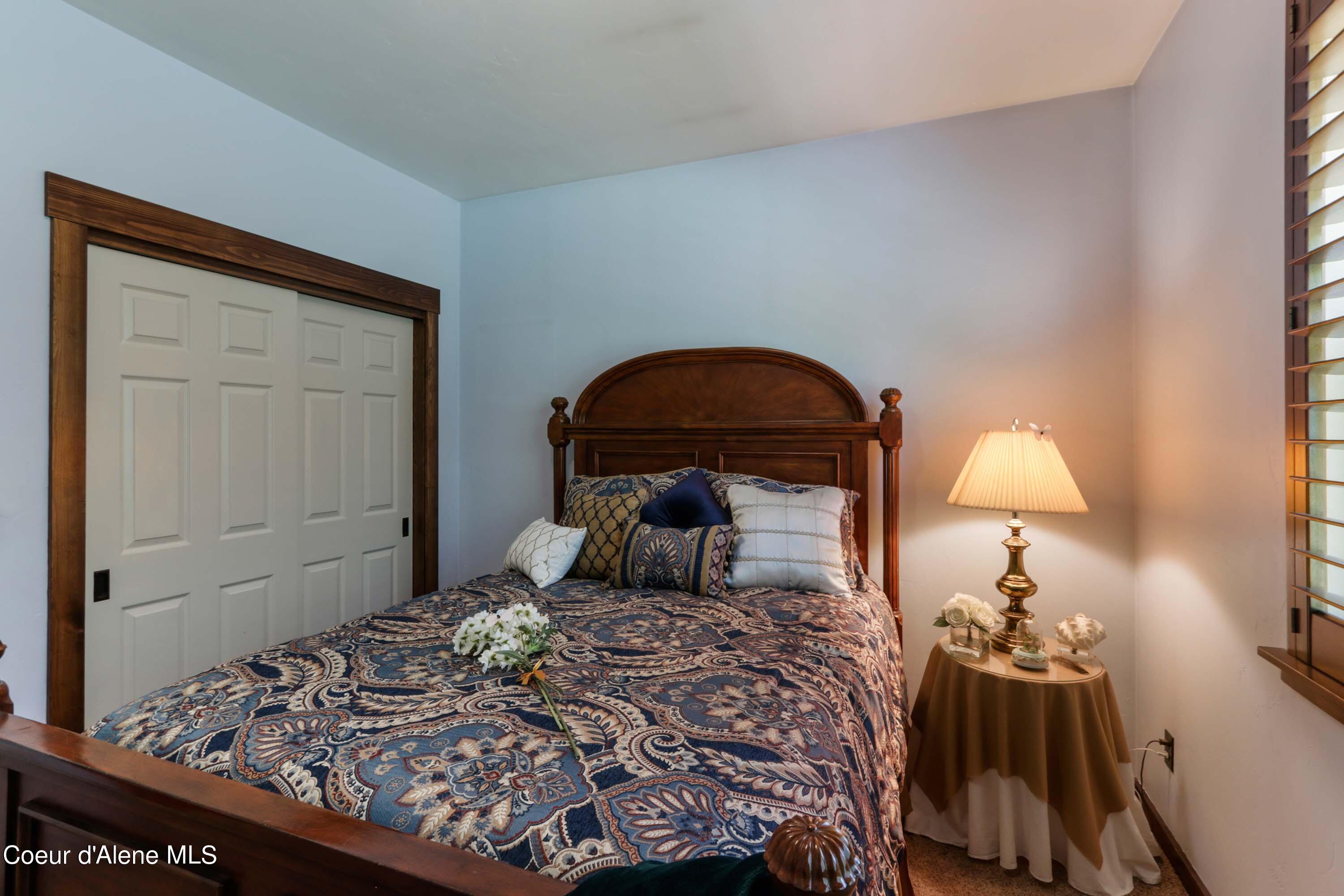518 High Road Sandpoint, ID 83864 - Photo 32 of 57 Guest bedroom