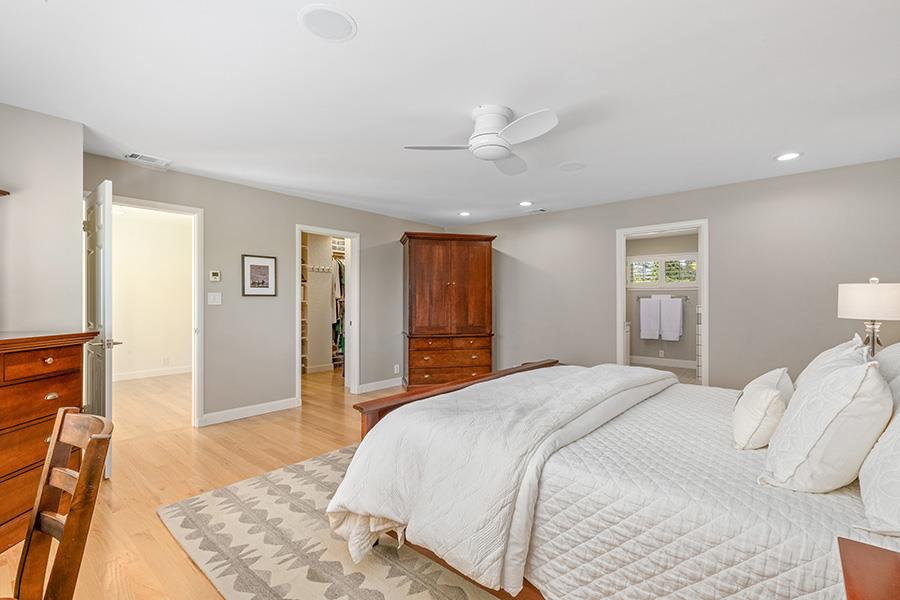 2171 Cedar Avenue Menlo Park, CA 94025 - Photo 40 of 45 a spacious bedroom with a bed and a dresser in it