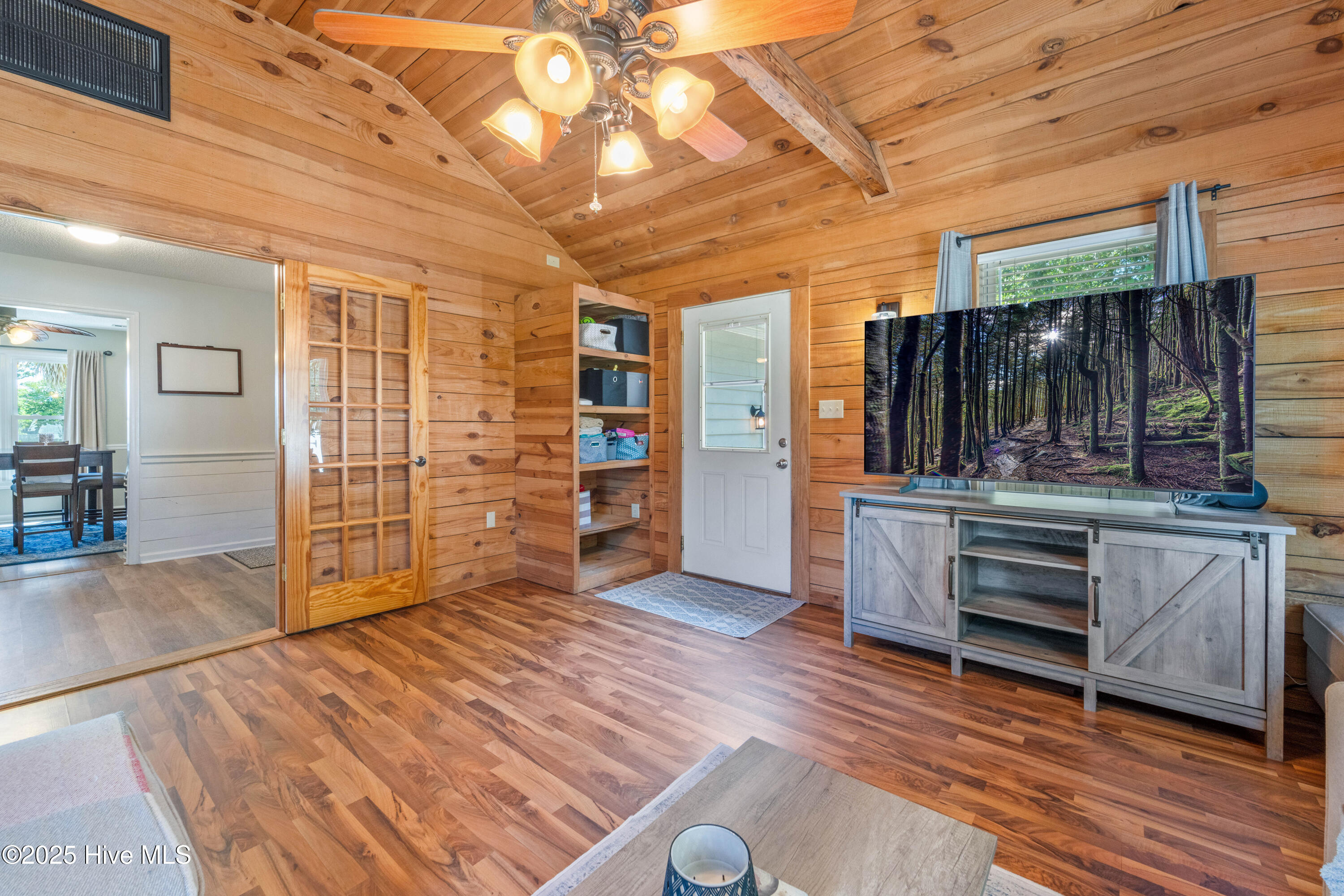 159 Kingsbridge Road Hubert, NC 28539 - Photo 8 of 22 Living Room