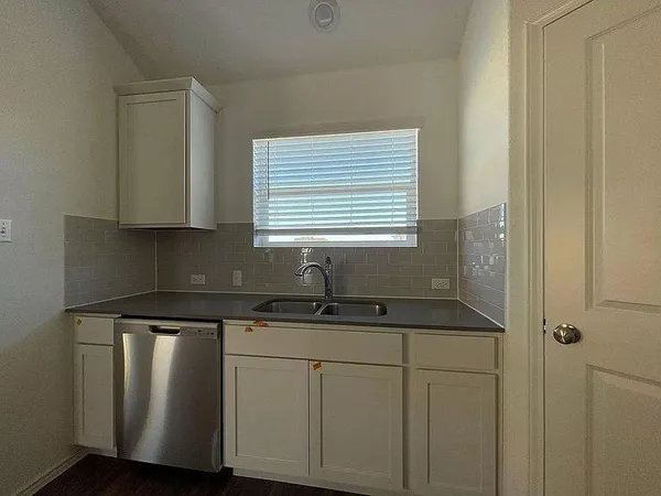 $1,995 | 1009 Wolseley Cove, Hutto, TX 78634