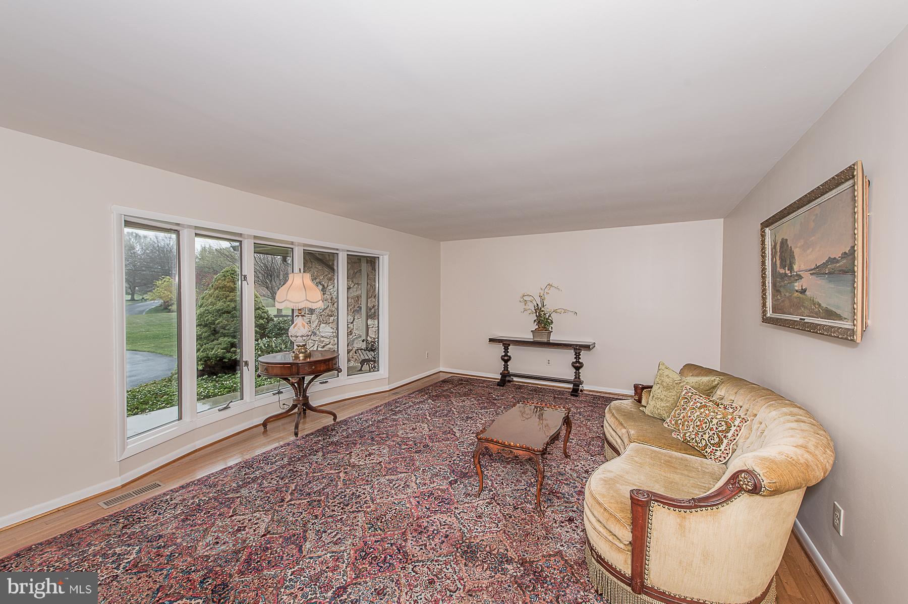 13433 Highland Road Highland, MD 20777 - Photo 6 of 30 Living Room