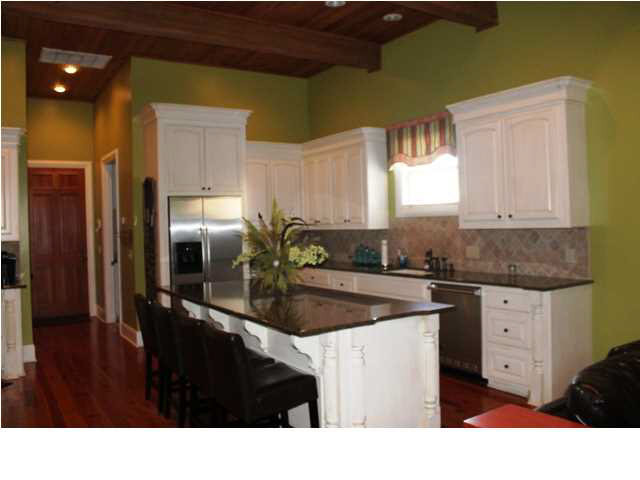 520 Shalom Way Flowood, MS 39232 - Photo 8 of 23 Kitchen with Pine Ceilings