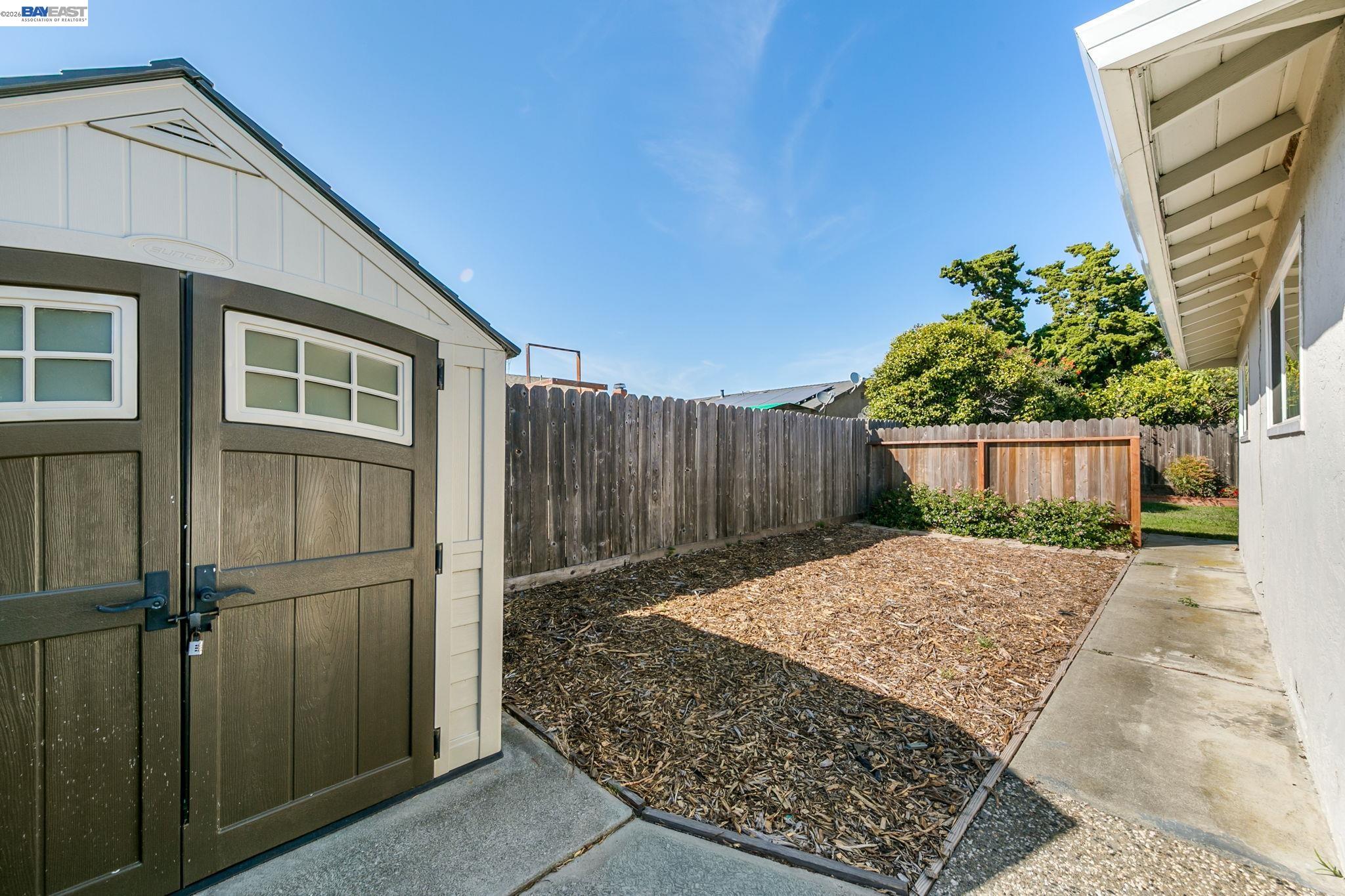2049 Rosedale Drive San Pablo, CA 94806 - Photo 18 of 19