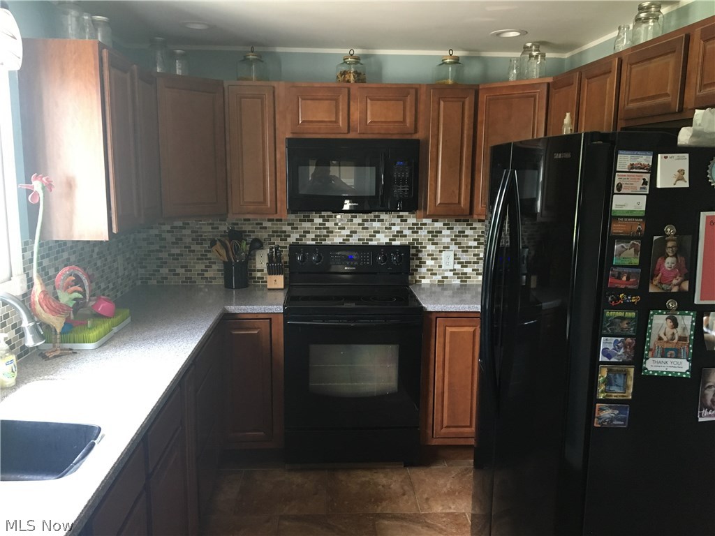 4920 Hayes Road Ravenna, OH 44266 - Photo 5 of 19 Gallery Image 5