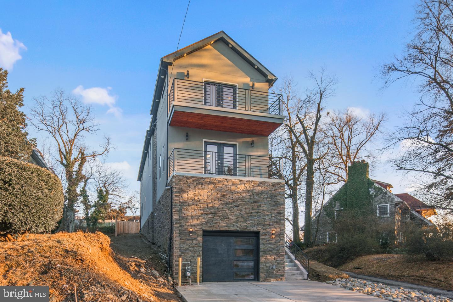 610 East Phil Ellena Street Philadelphia, PA 19119 - Photo 2 of 33
