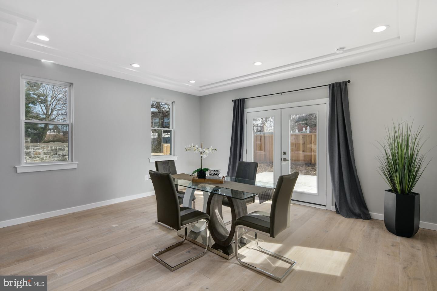 610 East Phil Ellena Street Philadelphia, PA 19119 - Photo 15 of 33 Dining room