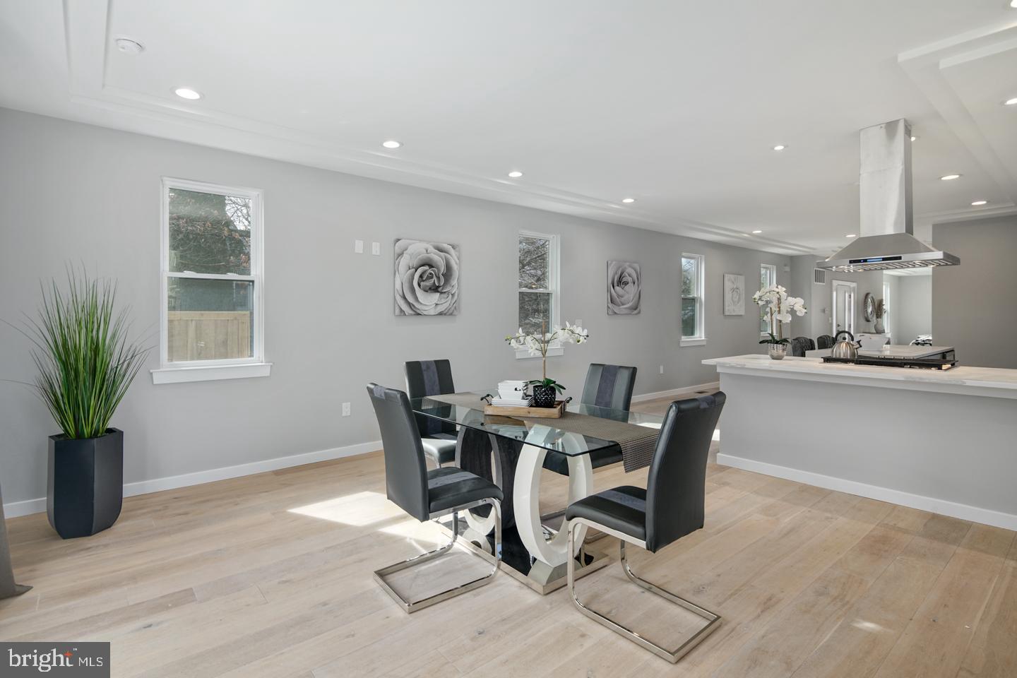 610 East Phil Ellena Street Philadelphia, PA 19119 - Photo 16 of 33 Dining room