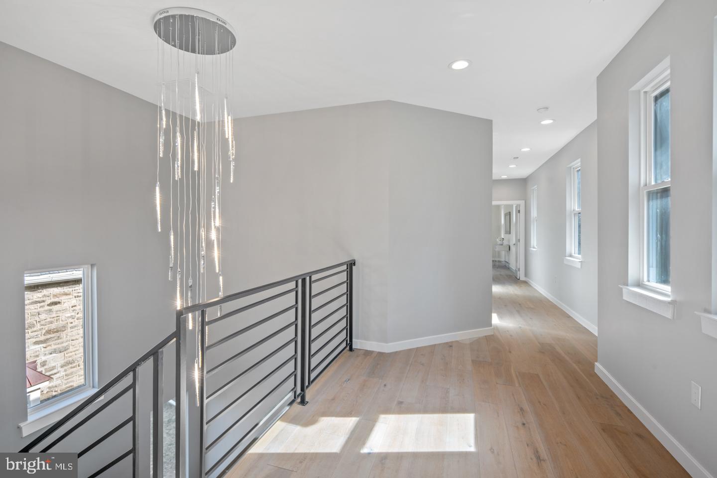 610 East Phil Ellena Street Philadelphia, PA 19119 - Photo 17 of 33 Upper level hallway