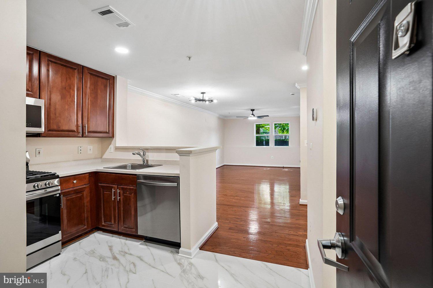 12001 Market Street, Unit T51 Reston, VA 20190 - Photo 3 of 60 Foyer