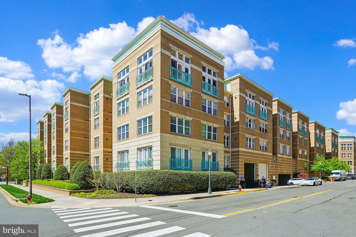 12001 Market Street, Unit T51 Reston, VA 20190 - Photo 35 of 60 Back Elevation