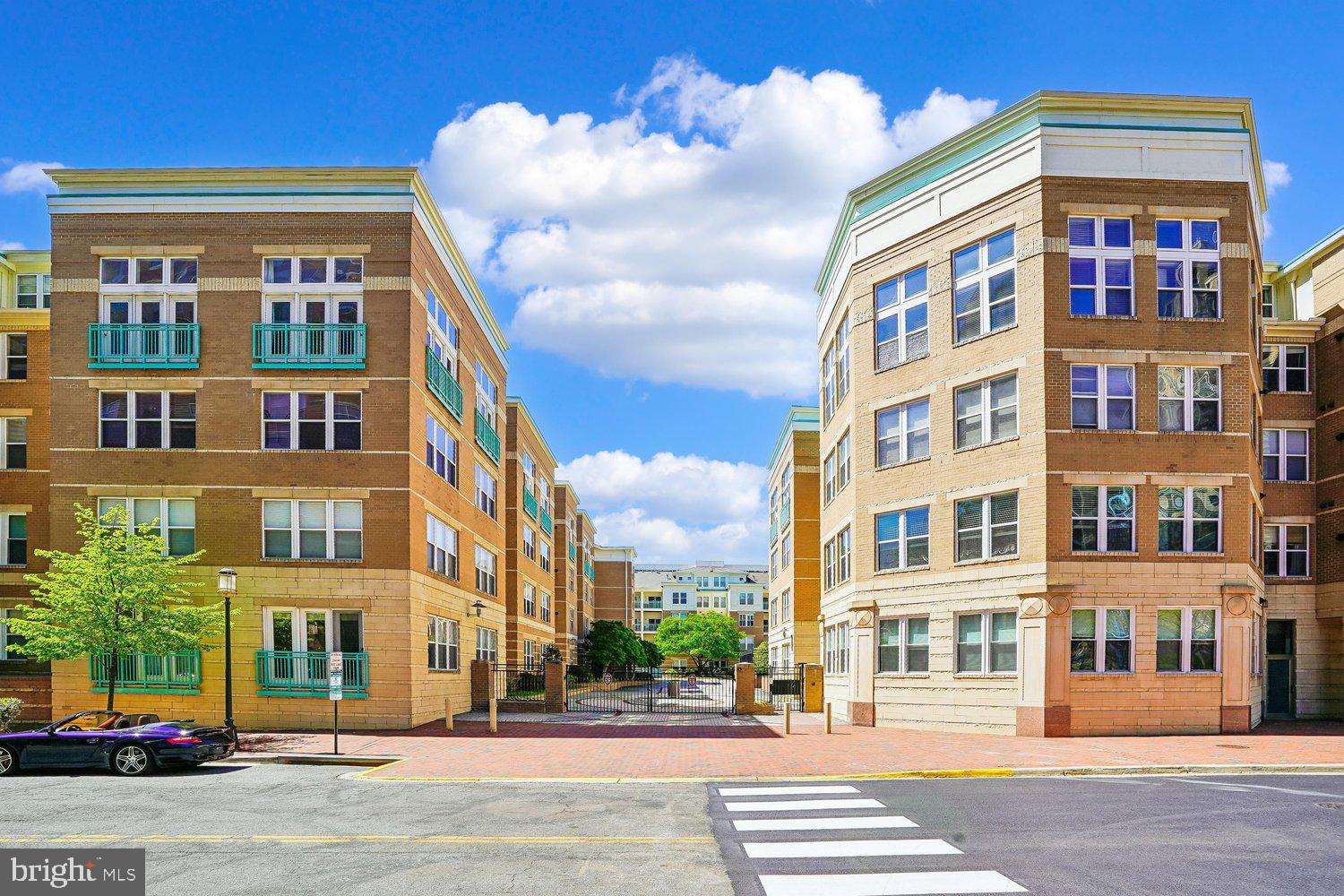 12001 Market Street, Unit T51 Reston, VA 20190 - Photo 40 of 60 Back Elevation