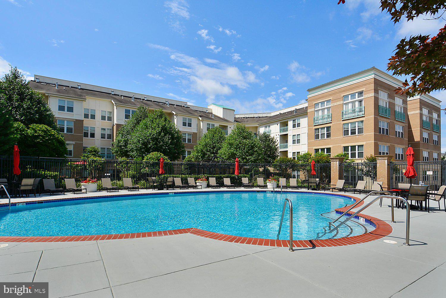 12001 Market Street, Unit T51 Reston, VA 20190 - Photo 43 of 60 Market Street at Town Center Pool