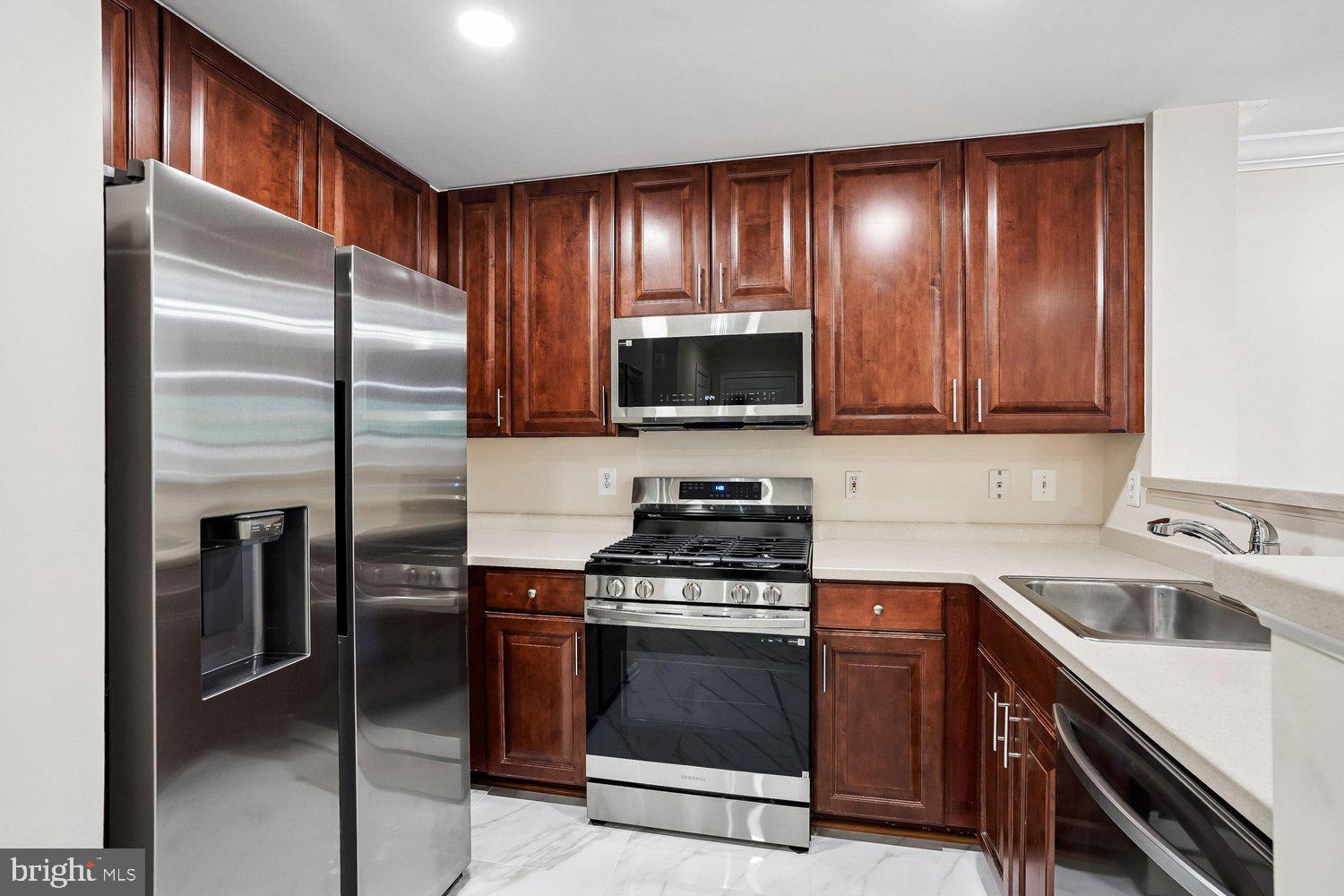 12001 Market Street, Unit T51 Reston, VA 20190 - Photo 6 of 60 Kitchen