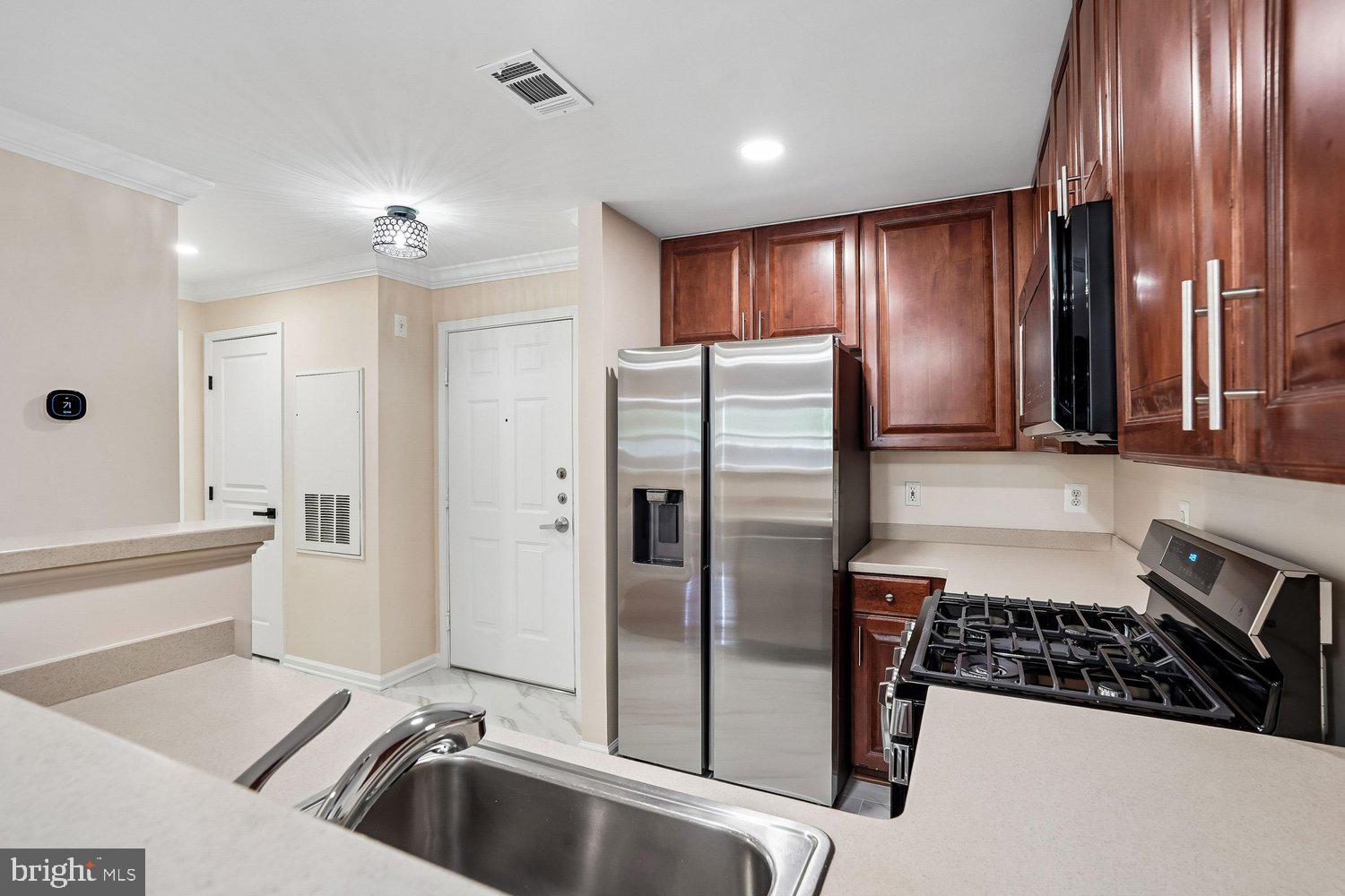 12001 Market Street, Unit T51 Reston, VA 20190 - Photo 10 of 60 Kitchen