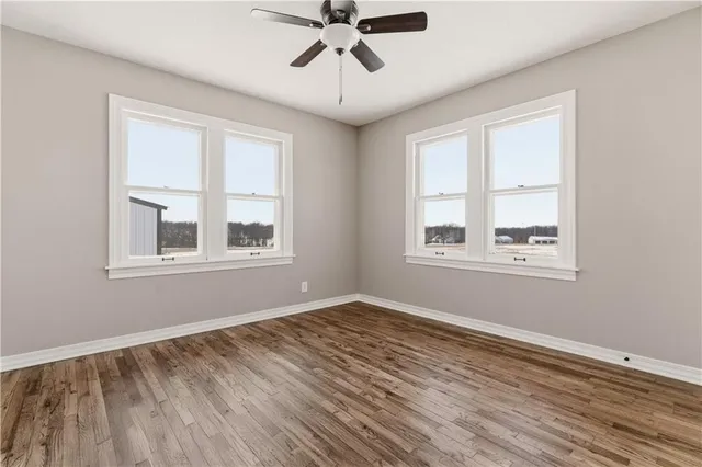 $425,000 | 17675 Evans Road, Tonganoxie, KS 66086