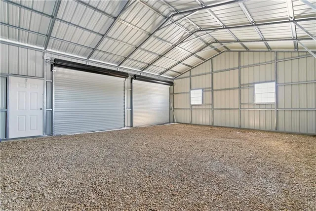 $425,000 | 17675 Evans Road, Tonganoxie, KS 66086