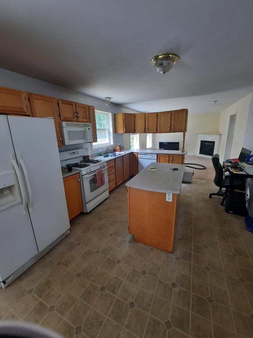 40 Newhall Road Windham, ME 04062 - Photo 4 of 25 Kitchen