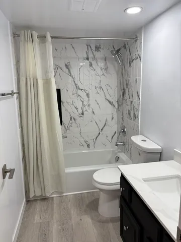 $394,000 | 301 Lake Hinsdale Drive, Unit 108, Willowbrook, IL 60527