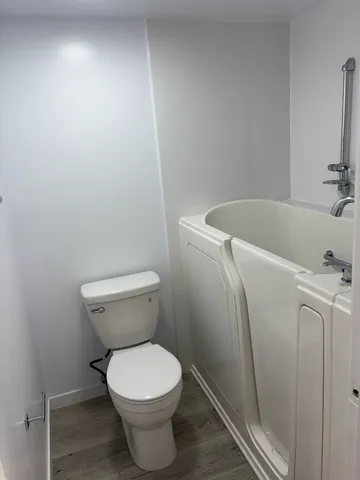 $394,000 | 301 Lake Hinsdale Drive, Unit 108, Willowbrook, IL 60527