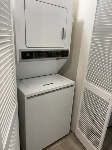 $394,000 | 301 Lake Hinsdale Drive, Unit 108, Willowbrook, IL 60527