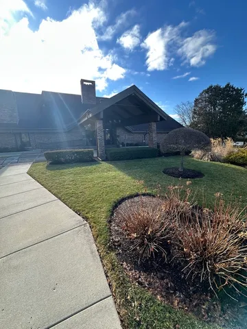 $394,000 | 301 Lake Hinsdale Drive, Unit 108, Willowbrook, IL 60527