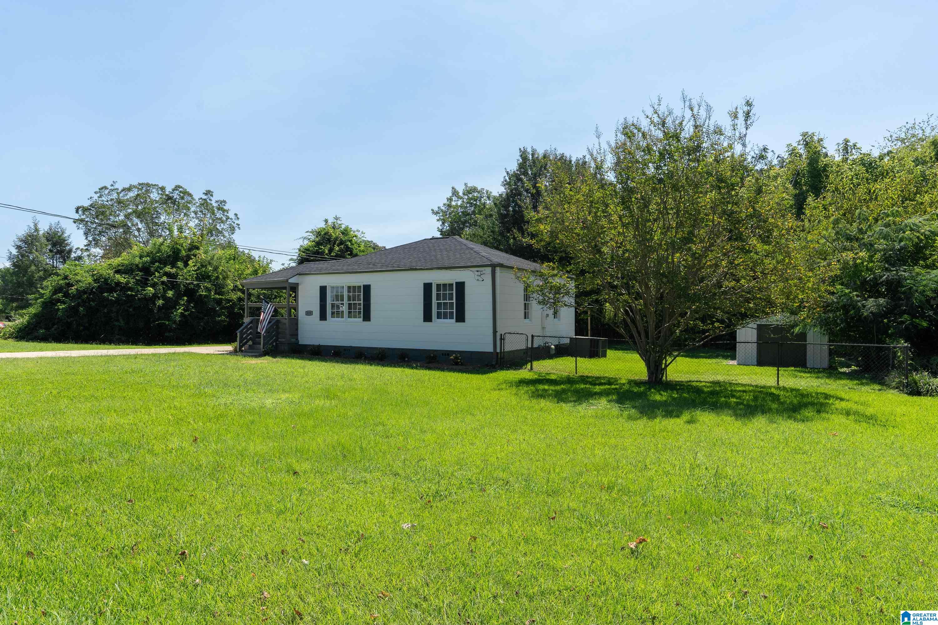929 8th Street Pleasant Grove, AL 35127 - Photo 3 of 24