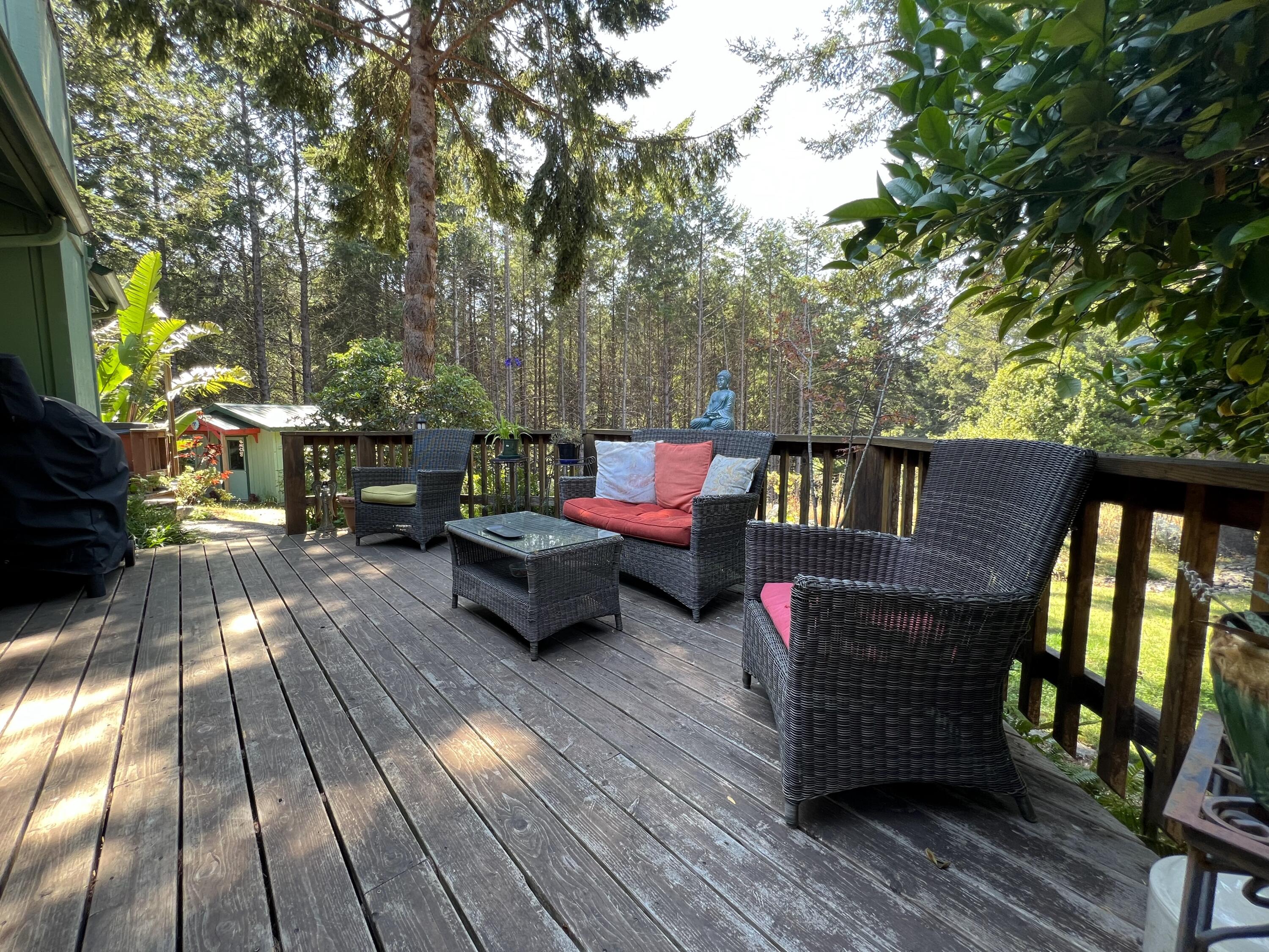 482 Spring Road Shelter Cove, CA 95589 - Photo 35 of 58 Deck seating