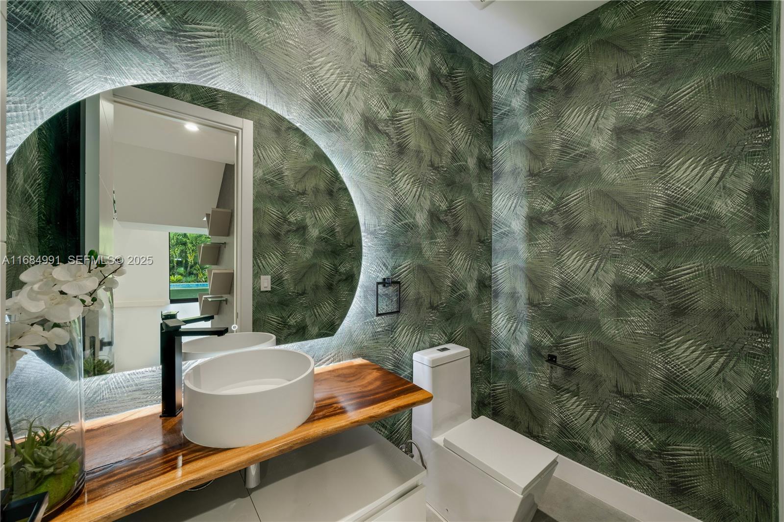 6695 Southwest 112th Street Pinecrest, FL 33156 - Photo 46 of 99 a view of a bathroom