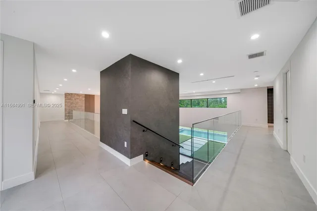 $6,800,000 | 6695 Southwest 112th Street, Pinecrest, FL 33156