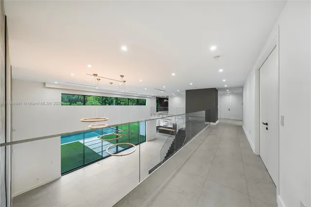 $6,800,000 | 6695 Southwest 112th Street, Pinecrest, FL 33156