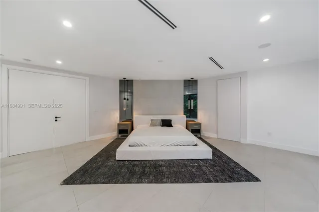 $6,800,000 | 6695 Southwest 112th Street, Pinecrest, FL 33156