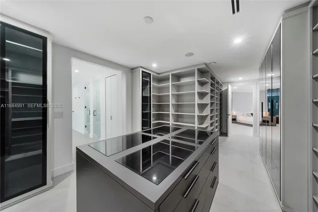 $6,800,000 | 6695 Southwest 112th Street, Pinecrest, FL 33156