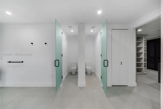 $6,800,000 | 6695 Southwest 112th Street, Pinecrest, FL 33156