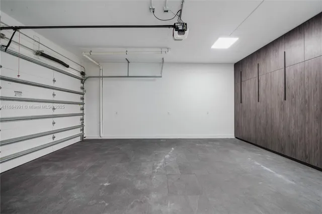 $6,800,000 | 6695 Southwest 112th Street, Pinecrest, FL 33156