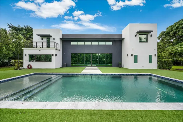 $6,800,000 | 6695 Southwest 112th Street, Pinecrest, FL 33156