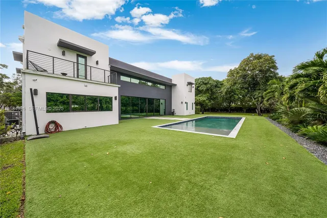 $6,800,000 | 6695 Southwest 112th Street, Pinecrest, FL 33156