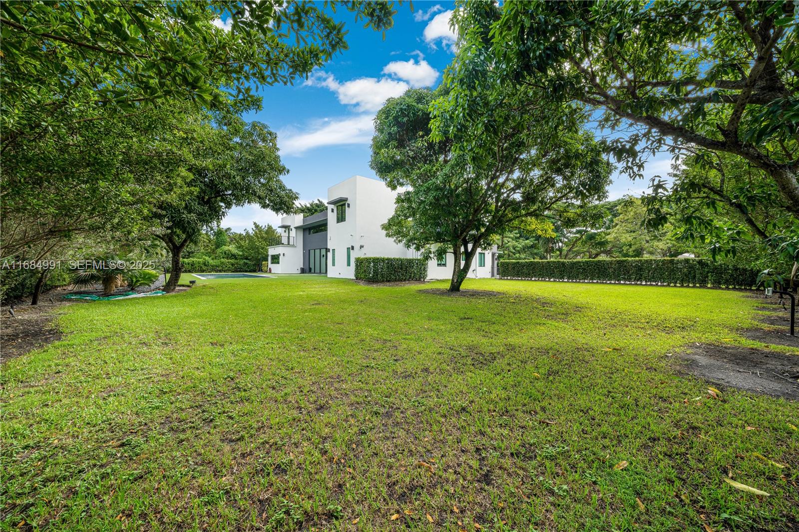 6695 Southwest 112th Street Pinecrest, FL 33156 - Photo 96 of 99