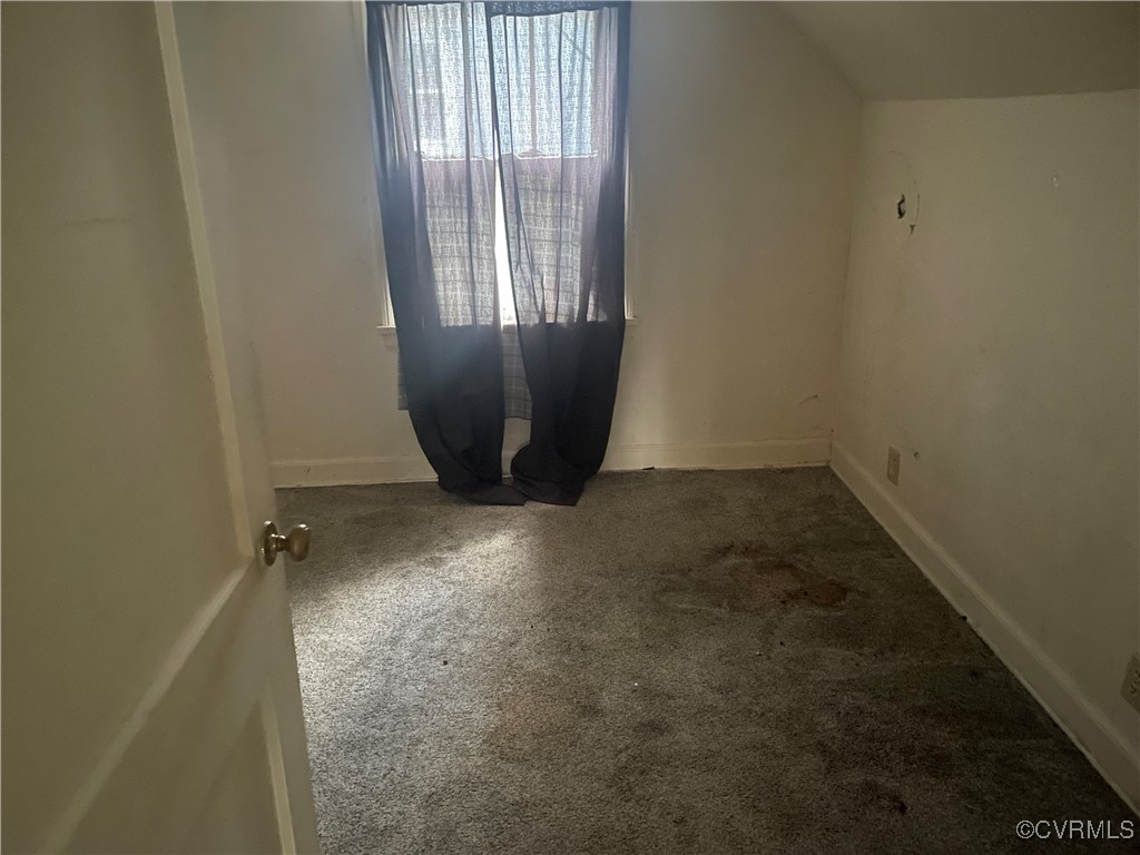 Bonus room with carpet floors