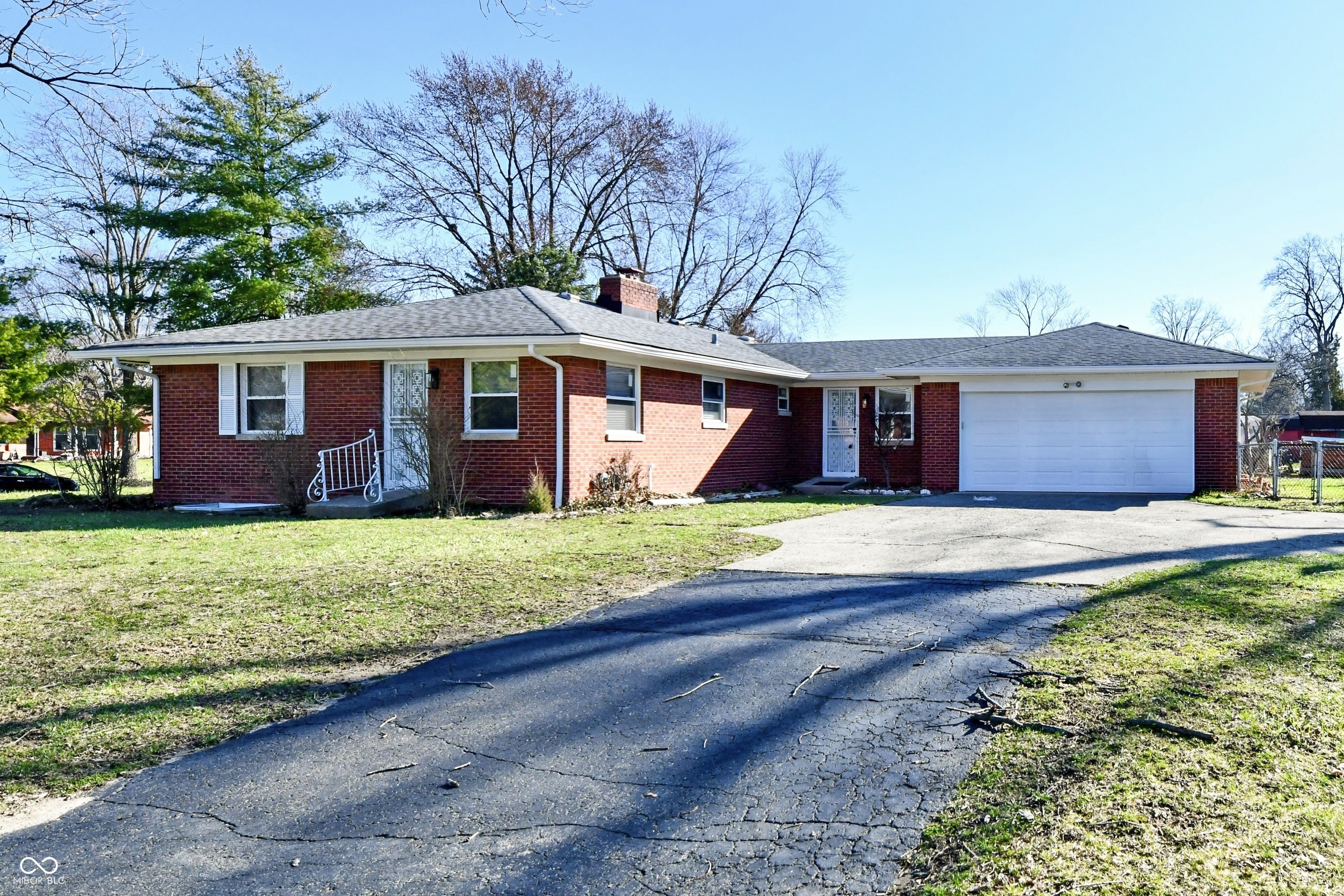 5101 Dickson Road Indianapolis, IN 46226 - Photo 2 of 35 Gallery Image 2