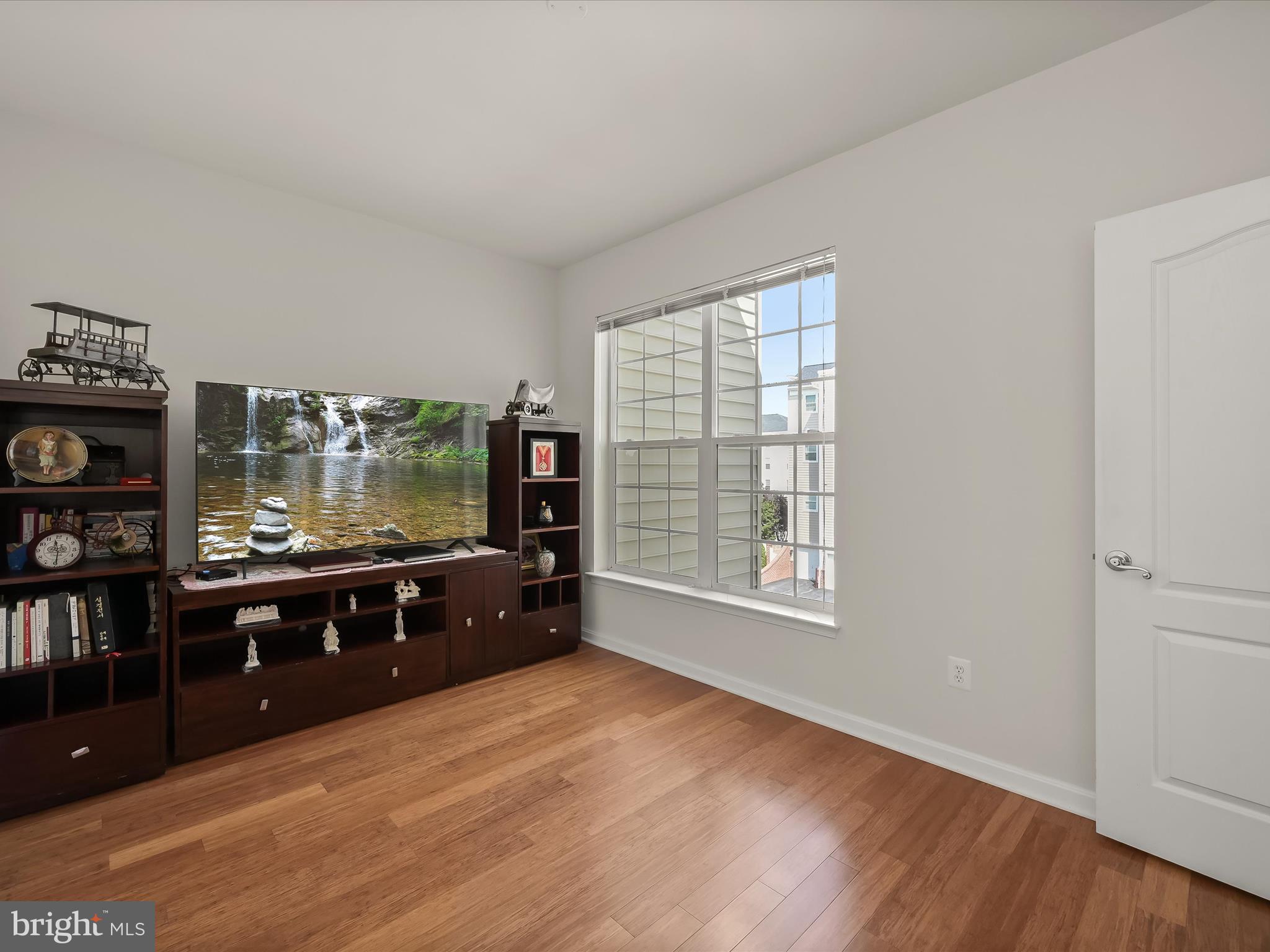 7335 Brookview Road, Unit 307 Elkridge, MD 21075 - Photo 32 of 50 Bedroom