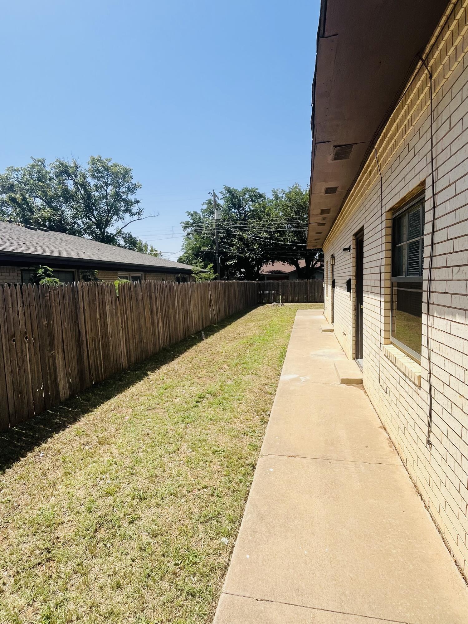 5433 40th Street, Unit A Lubbock, TX 79414 - Photo 8 of 9 5433 40-2