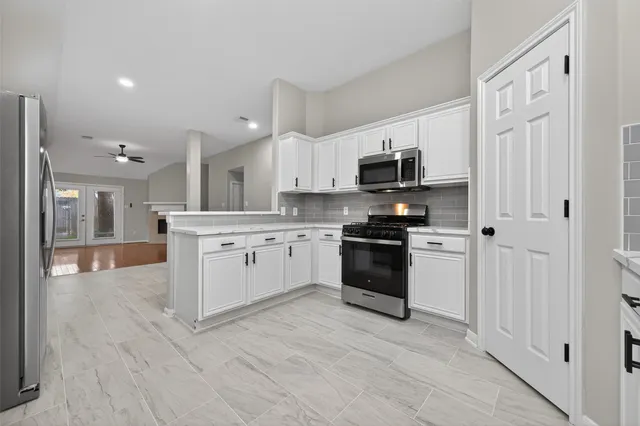 $2,100 | 21725 York Timbers Drive, Kingwood, TX 77339