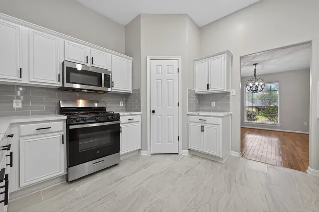 $2,100 | 21725 York Timbers Drive, Kingwood, TX 77339