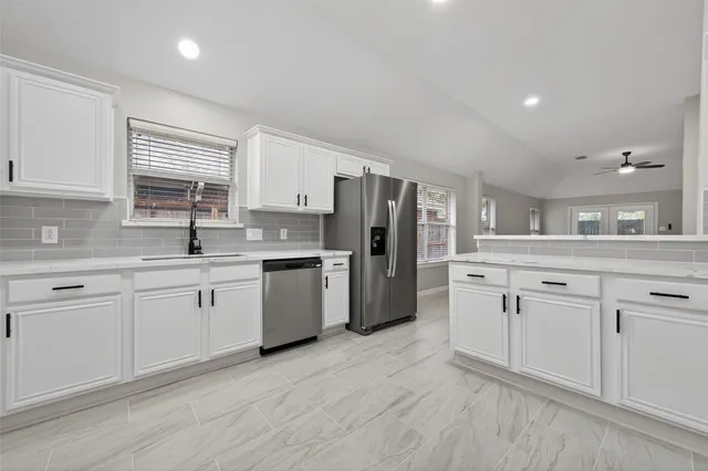 $2,100 | 21725 York Timbers Drive, Kingwood, TX 77339