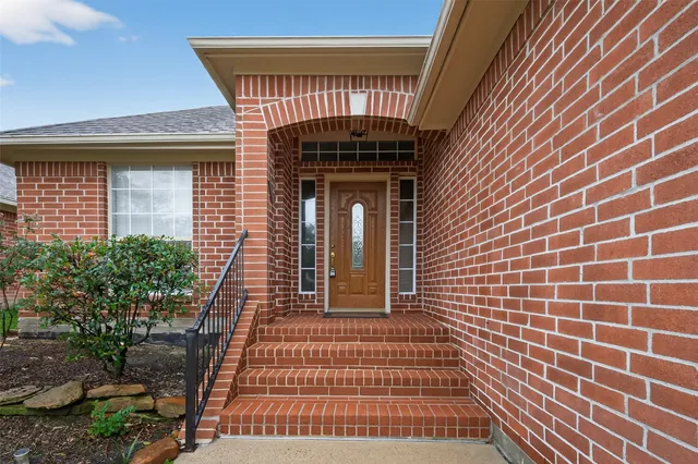 $2,100 | 21725 York Timbers Drive, Kingwood, TX 77339