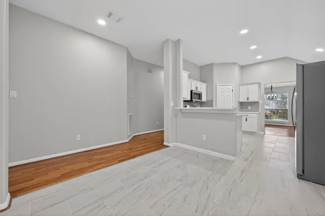 $2,100 | 21725 York Timbers Drive, Kingwood, TX 77339